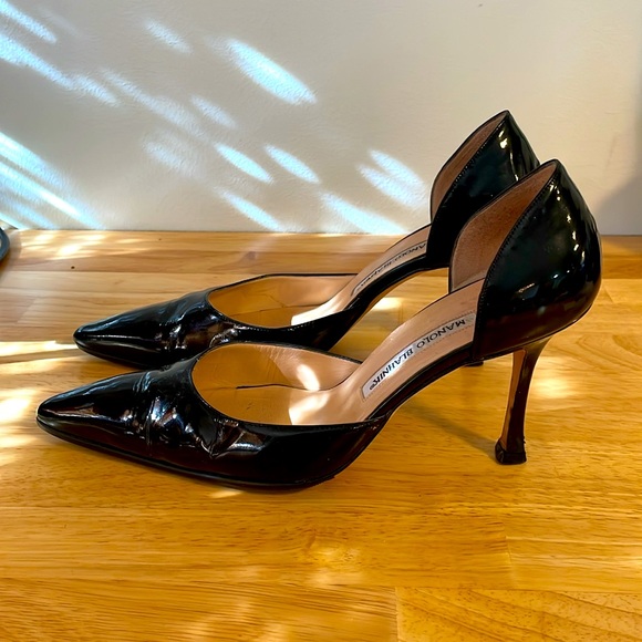 Manolo Blahnik Patent Leather D’Orsay Heels *flaw* - Picture 4 of 7